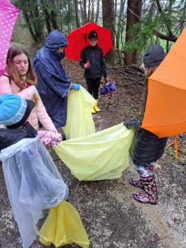 Čistilna akcija v Belski gmajni